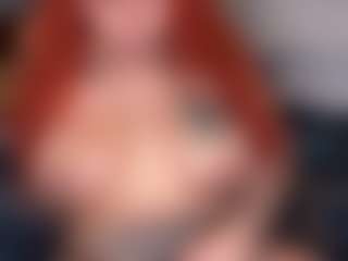 LaylaRed's Live Sex Cam Show
