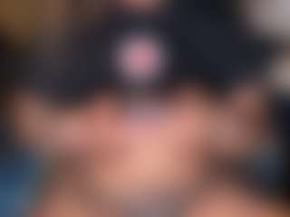 LaylaRed's Live Sex Cam Show
