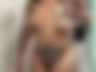 LaylaRed's Live Sex Cam Show