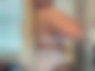 LaylaRed's Live Sex Cam Show