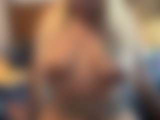 LaylaRed's Live Sex Cam Show