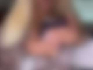 LaylaRed's Live Sex Cam Show