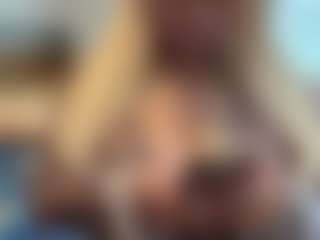 LaylaRed's Live Sex Cam Show
