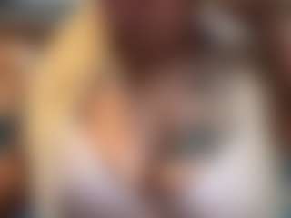 LaylaRed's Live Sex Cam Show