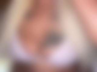 LaylaRed's Live Sex Cam Show