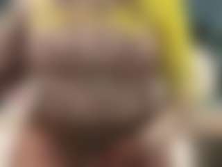 LaylaRed's Live Sex Cam Show