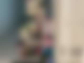 LaylaRed MILF webcam performer live streaming
