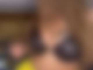 LaylaRed's Live Sex Cam Show