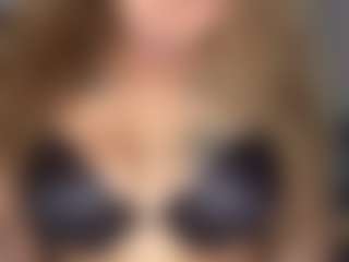 LaylaRed's Live Sex Cam Show