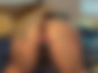 LaylaRed's Live Sex Cam Show
