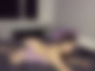 AnikaVelour's Live Sex Cam Show