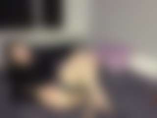 AnikaVelour's Live Sex Cam Show