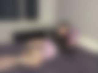Live cam show with AnikaVelour - Shaved Pussy on livesuperchat.net