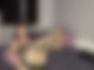 Live cam show with AnikaVelour - Bedroom Teen (18+) on livesuperchat.net