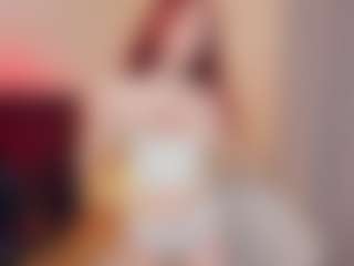 Live cam show with ellianora - Natural on Camsoda