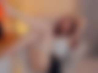 ellianora's Live Sex Cam Show