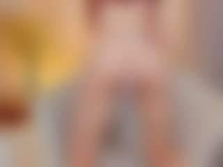 Live cam show with ellianora - Sexy on Camsoda
