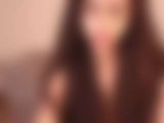 Live cam show with Emma-Wilson - New Petite on StripNow