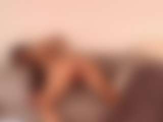 Live cam show with Emma-Wilson - Shaved Pussy Curvy on Camsoda