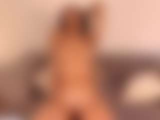 Live cam show with Emma-Wilson - Teen (18+) on xDating