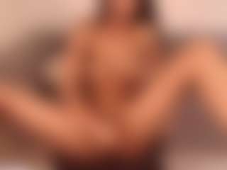 Live cam show with Emma-Wilson - BBW Toys on xDating