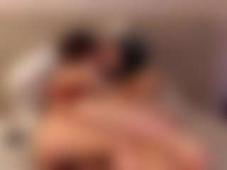 Live cam show with KiraRomeroma - Brown Hair on Milfs Live