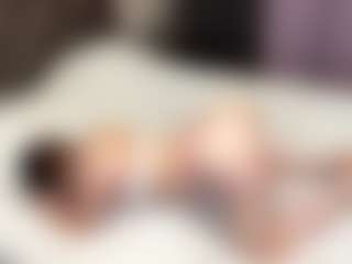 Live cam show with LaurenceMezzinni - Natural on Strip Flash - Live Sex Shows