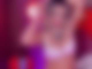 Live cam show with EllaMinx - New Brown Eyes on Camsoda