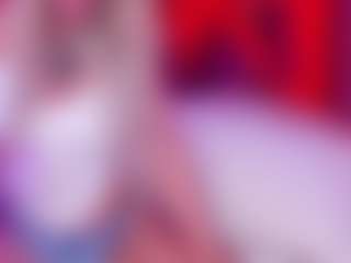 Live cam show with EllaMinx - Brown Eyes on Camsoda