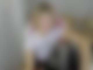 MiaCurlss's Live Sex Cam Show