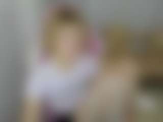 MiaCurlss's Live Sex Cam Show