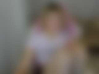 MiaCurlss's Live Sex Cam Show