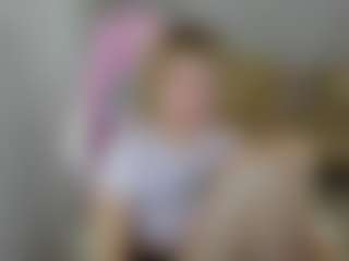 Live cam show with MiaCurlss - Blonde Hair HD on Camsoda
