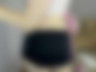 MiaCurlss's Live Sex Cam Show