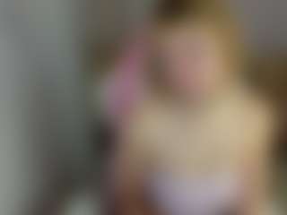 MiaCurlss's Live Sex Cam Show