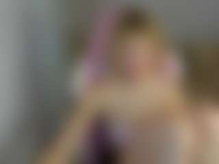 MiaCurlss's Live Sex Cam Show