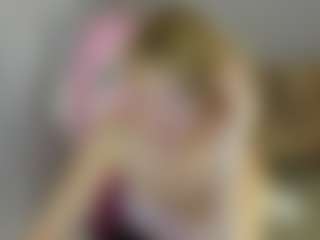 MiaCurlss's Live Sex Cam Show