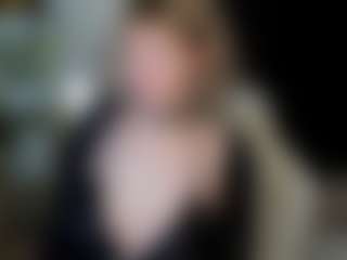 MiaCurlss's Live Sex Cam Show