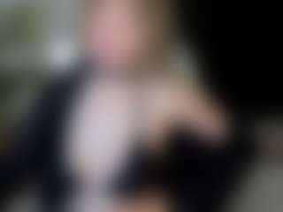 MiaCurlss's Live Sex Cam Show