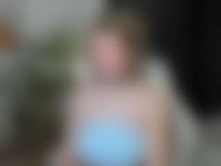 MiaCurlss's Live Sex Cam Show