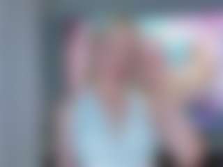 Live cam show with CharityKintzer - Skinny on nudelive.tv