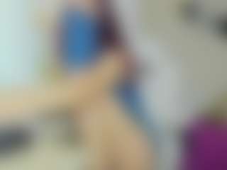 Live cam show with Sahara - Tease on Camsoda