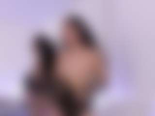 Live cam show with SiennaFoxx - Fingering on WildCum