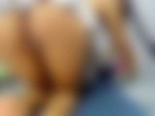 Yaya-fox69's Live Sex Cam Show