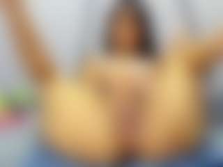 Yaya-fox69's Live Sex Cam Show