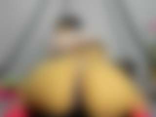Yaya-fox69's Live Sex Cam Show
