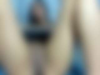 Yaya-fox69's Live Sex Cam Show