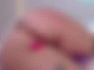 Bornintitan's Live Sex Cam Show