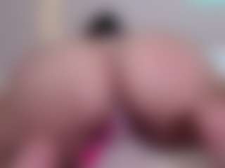 Bornintitan's Live Sex Cam Show