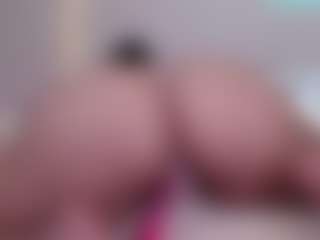 Bornintitan's Live Sex Cam Show
